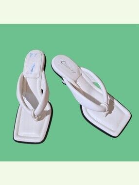 Circus by Sam Edelman White Women's Sandals -- Host Pick